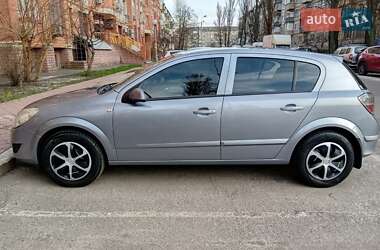 Хэтчбек Opel Astra 2007 в Киеве