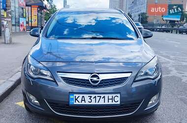 Универсал Opel Astra 2011 в Киеве