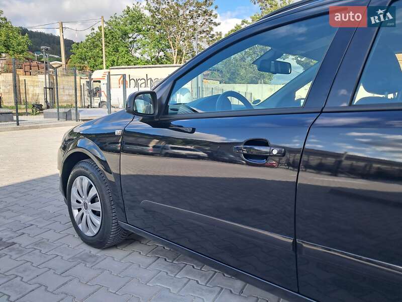 Универсал Opel Astra 2008 в Могилев-Подольске