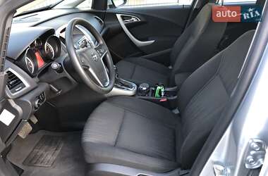 Хэтчбек Opel Astra 2011 в 