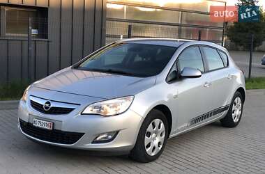 Хэтчбек Opel Astra 2011 в Львове