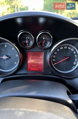 Універсал Opel Astra 2013 в 