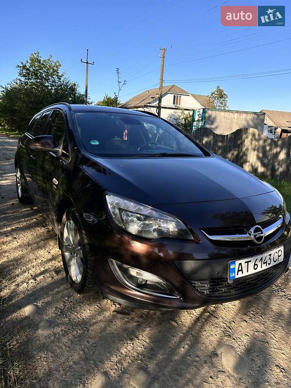 Універсал Opel Astra 2013 в 