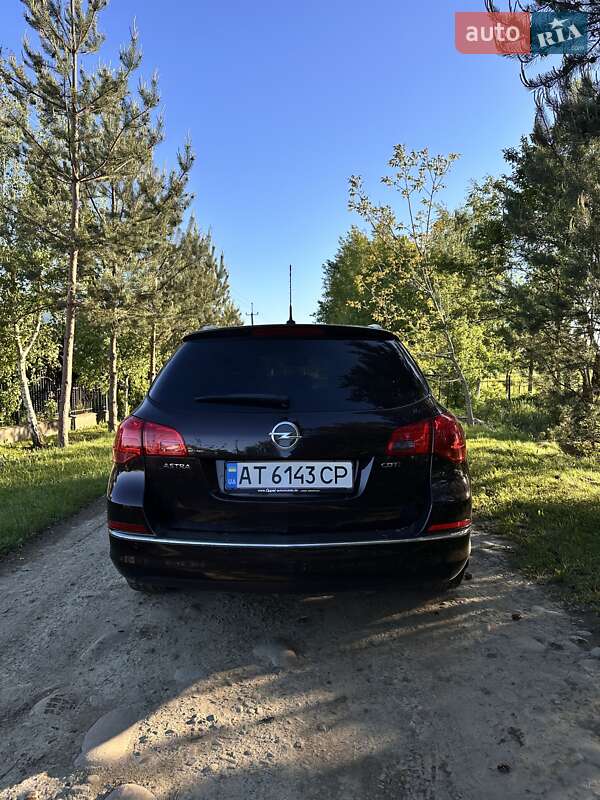 Універсал Opel Astra 2013 в Рожнятові