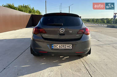 Хэтчбек Opel Astra 2010 в 