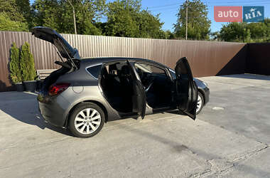 Хэтчбек Opel Astra 2010 в 