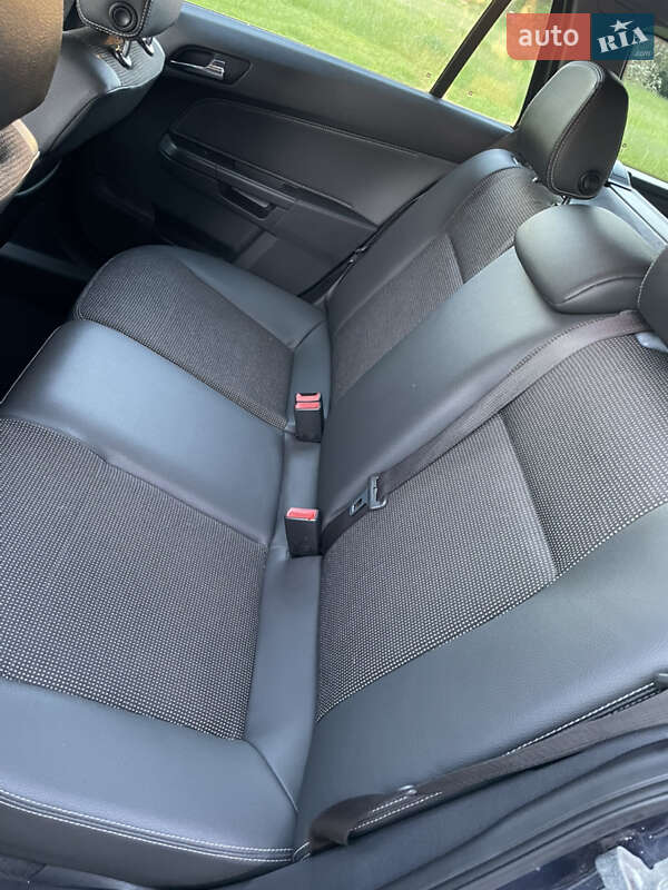 Универсал Opel Astra 2010 в Ровно