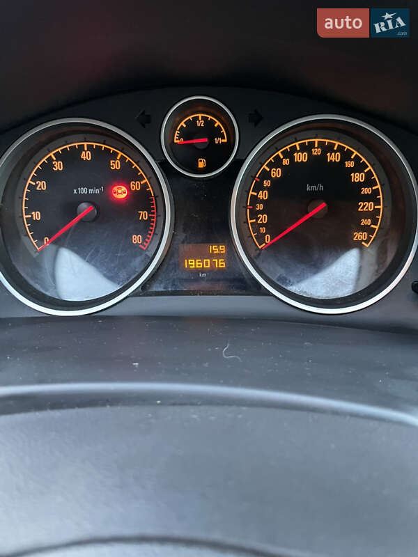 Универсал Opel Astra 2010 в Ровно