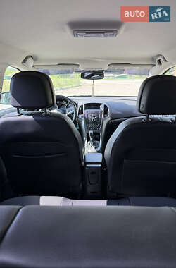 Хэтчбек Opel Astra 2011 в 