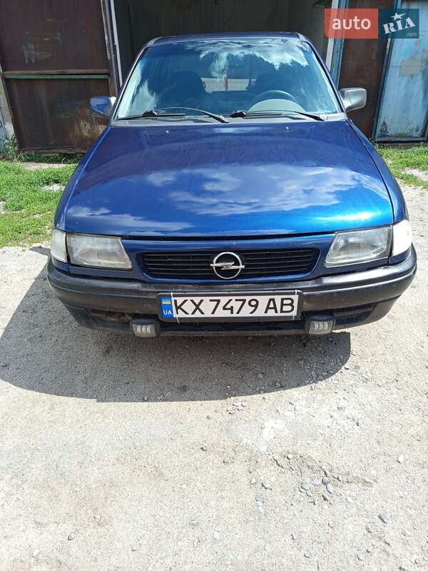 Хэтчбек Opel Astra 1993 в 