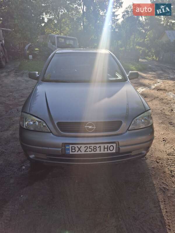 Седан Opel Astra 2003 в Острозі