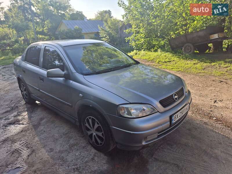 Седан Opel Astra 2003 в Острозі
