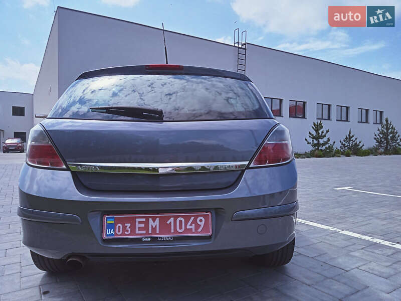 Хэтчбек Opel Astra 2007 в Луцке