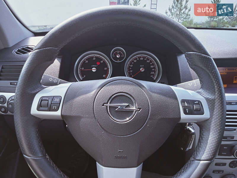 Хэтчбек Opel Astra 2007 в Луцке