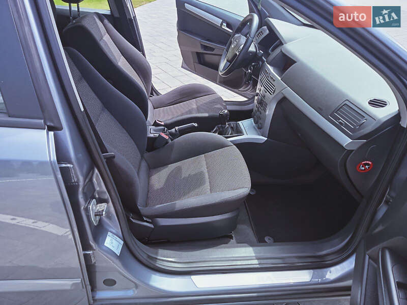 Хэтчбек Opel Astra 2007 в Луцке