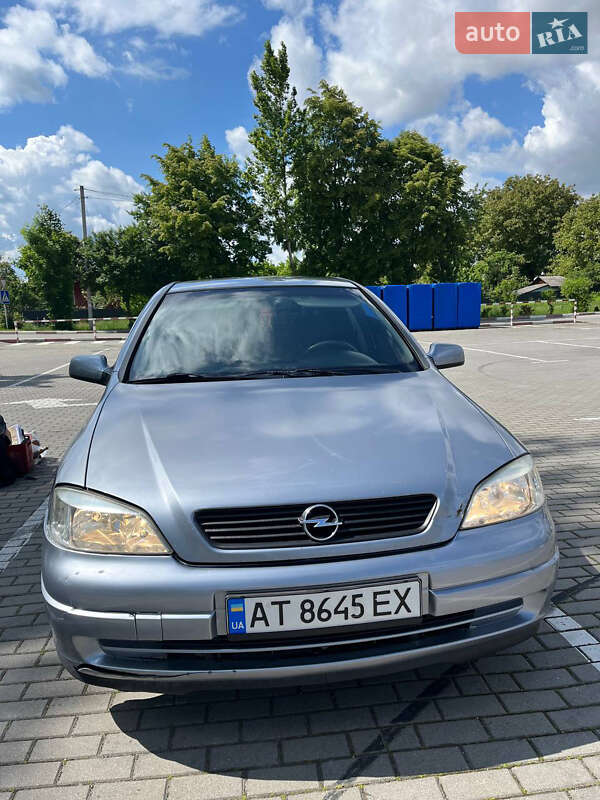 Седан Opel Astra 2003 в 