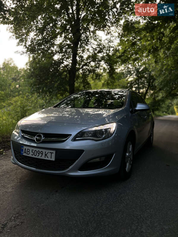 Универсал Opel Astra 2013 в Баре