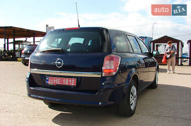 Универсал Opel Astra 2012 в 