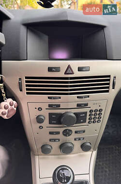 Универсал Opel Astra 2007 в 