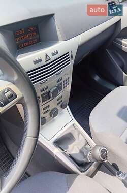 Хэтчбек Opel Astra 2008 в 