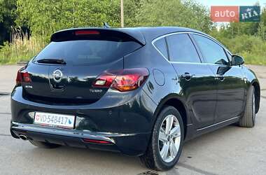 Хэтчбек Opel Astra 2014 в 