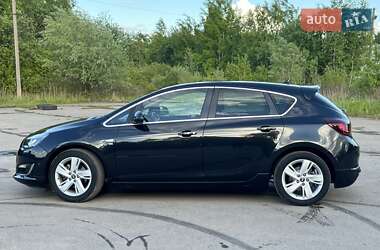 Хэтчбек Opel Astra 2014 в 