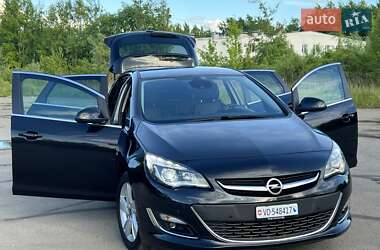 Хэтчбек Opel Astra 2014 в 