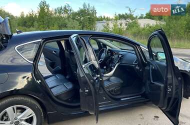 Хэтчбек Opel Astra 2014 в 