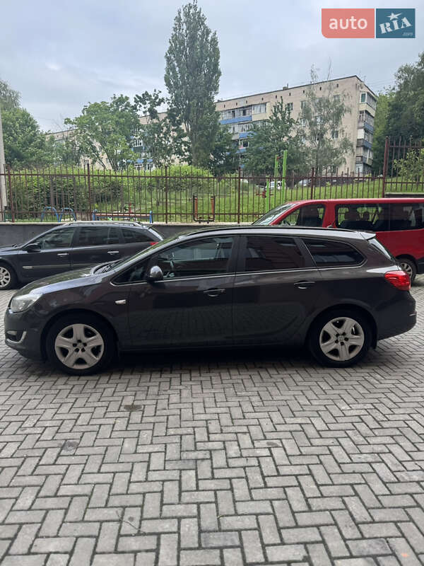 Універсал Opel Astra 2013 в Хмельницькому