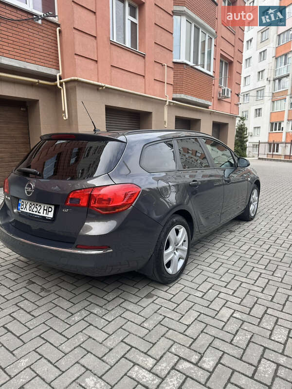Універсал Opel Astra 2013 в Хмельницькому