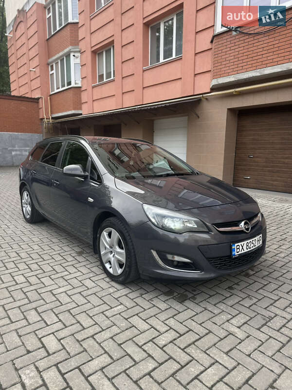 Універсал Opel Astra 2013 в Хмельницькому