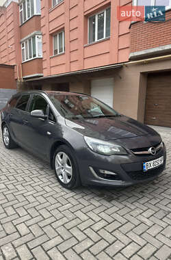 Универсал Opel Astra 2013 в 