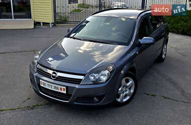 Универсал Opel Astra 2006 в Полтаве