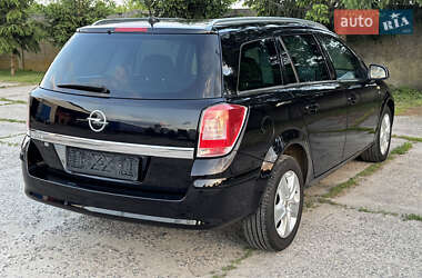 Универсал Opel Astra 2010 в 