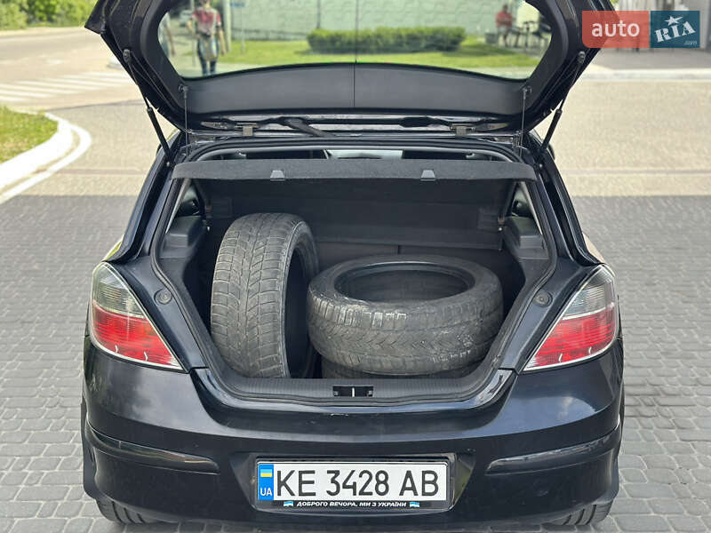 Хетчбек Opel Astra 2011 в Дніпрі