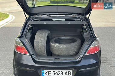 Хэтчбек Opel Astra 2011 в 
