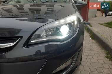 Хэтчбек Opel Astra 2013 в 