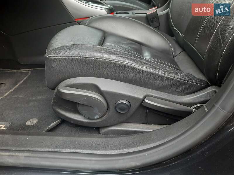 Хэтчбек Opel Astra 2013 в Львове