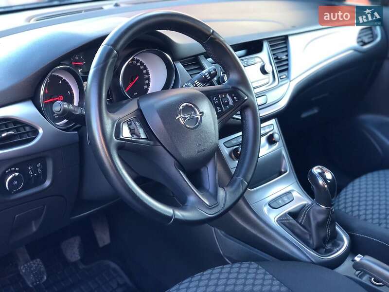 Универсал Opel Astra 2018 в Луцке