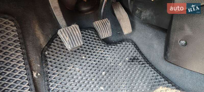 Купе Opel Astra 2004 в Киеве фото 5 Купе Opel Astra 2004 в Киеве