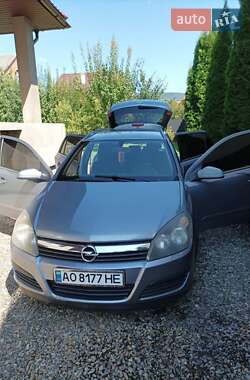 Универсал Opel Astra 2005 в 