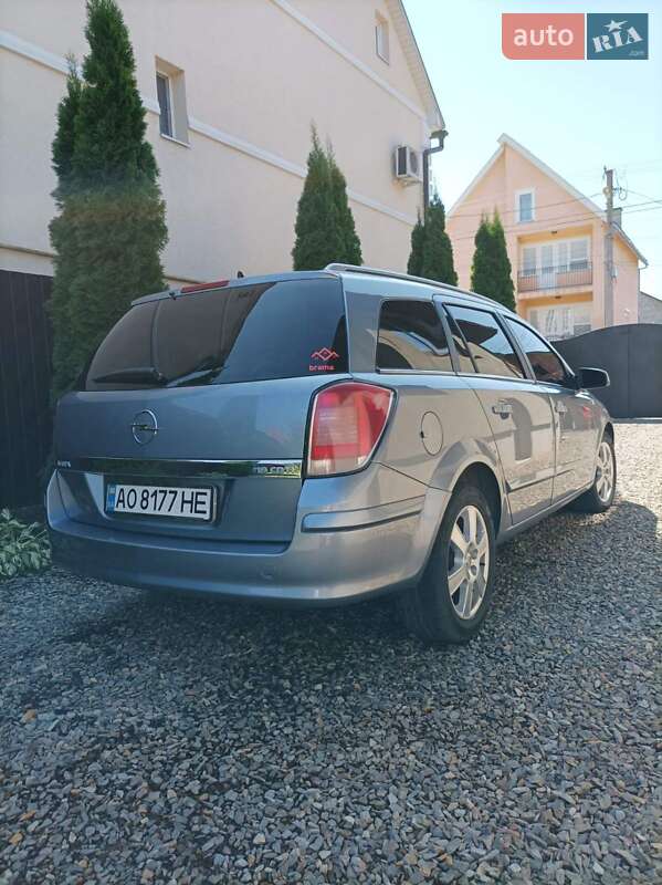 Універсал Opel Astra 2005 в Виноградові