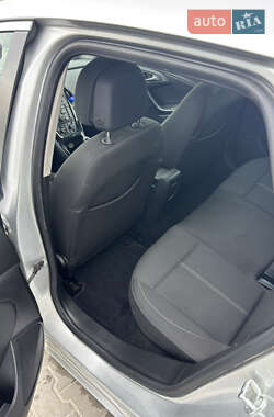 Хэтчбек Opel Astra 2014 в 