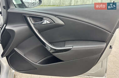 Хэтчбек Opel Astra 2014 в 