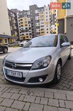 Універсал Opel Astra 2006 в Івано-Франківську