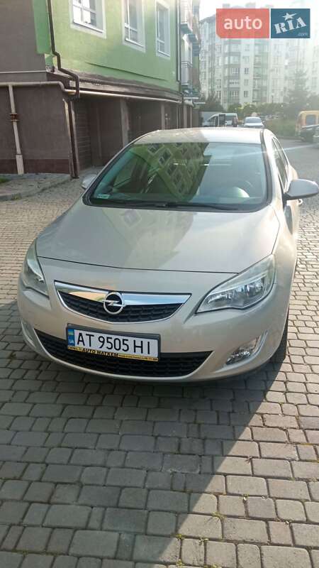Opel Astra 2010