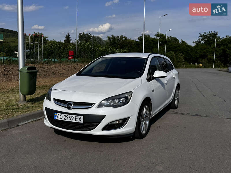 Opel Astra 2012