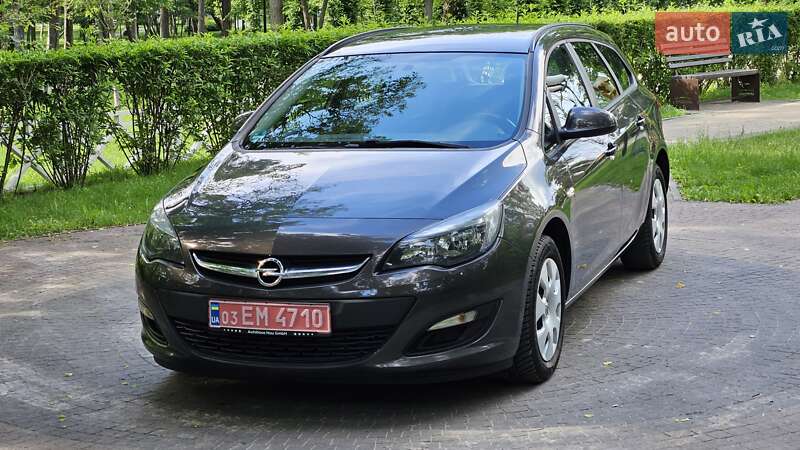 Универсал Opel Astra 2015 в Киеве