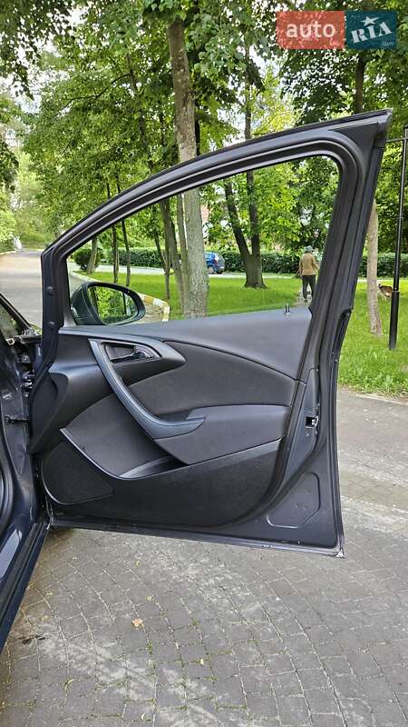 Универсал Opel Astra 2015 в Киеве