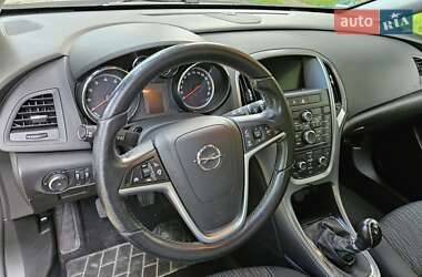 Универсал Opel Astra 2015 в Киеве